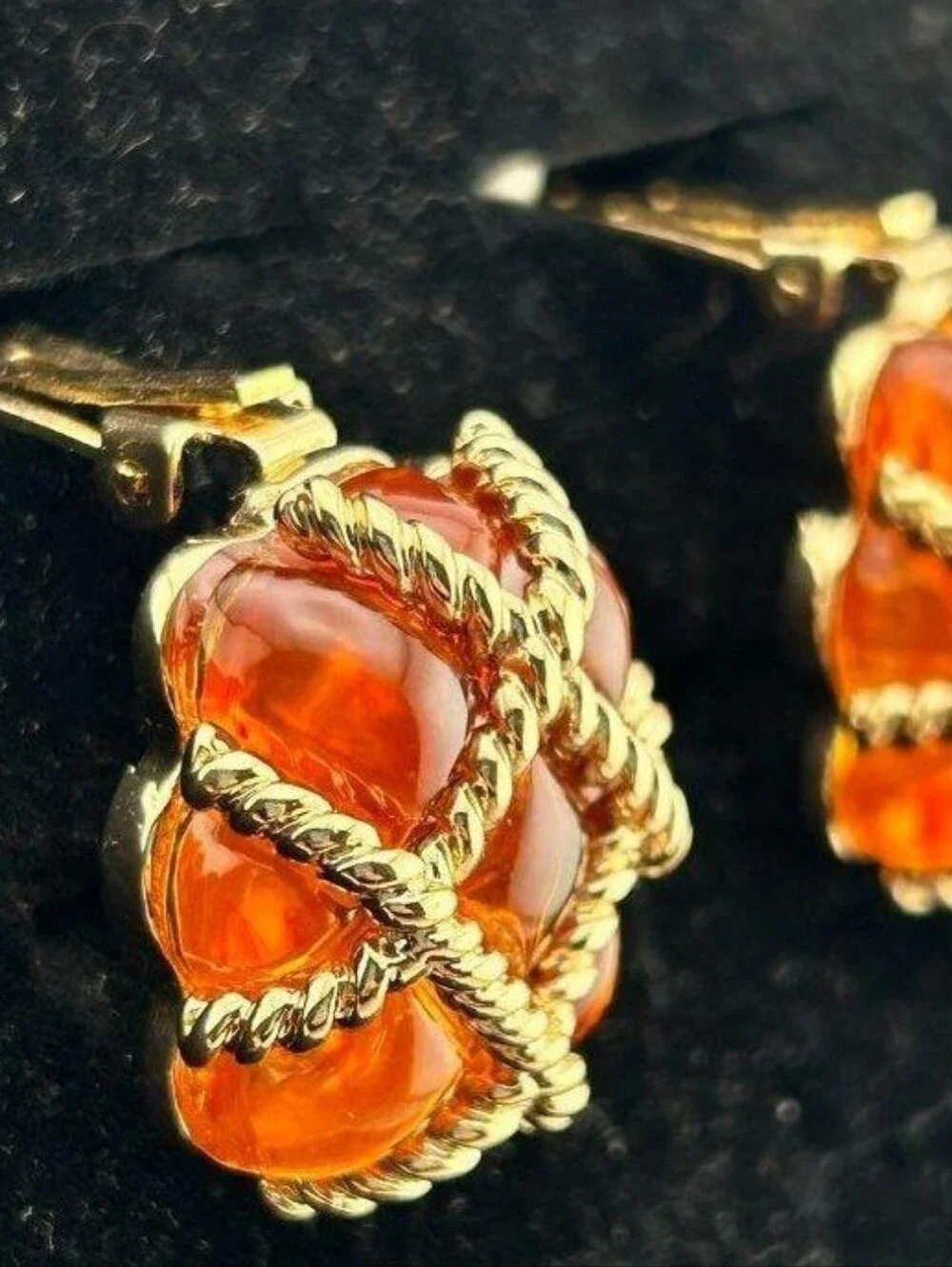 Kenneth Jay Lane Gold Rope "Caged" Glass Amber Clip Earrings - Picture 4 of 7